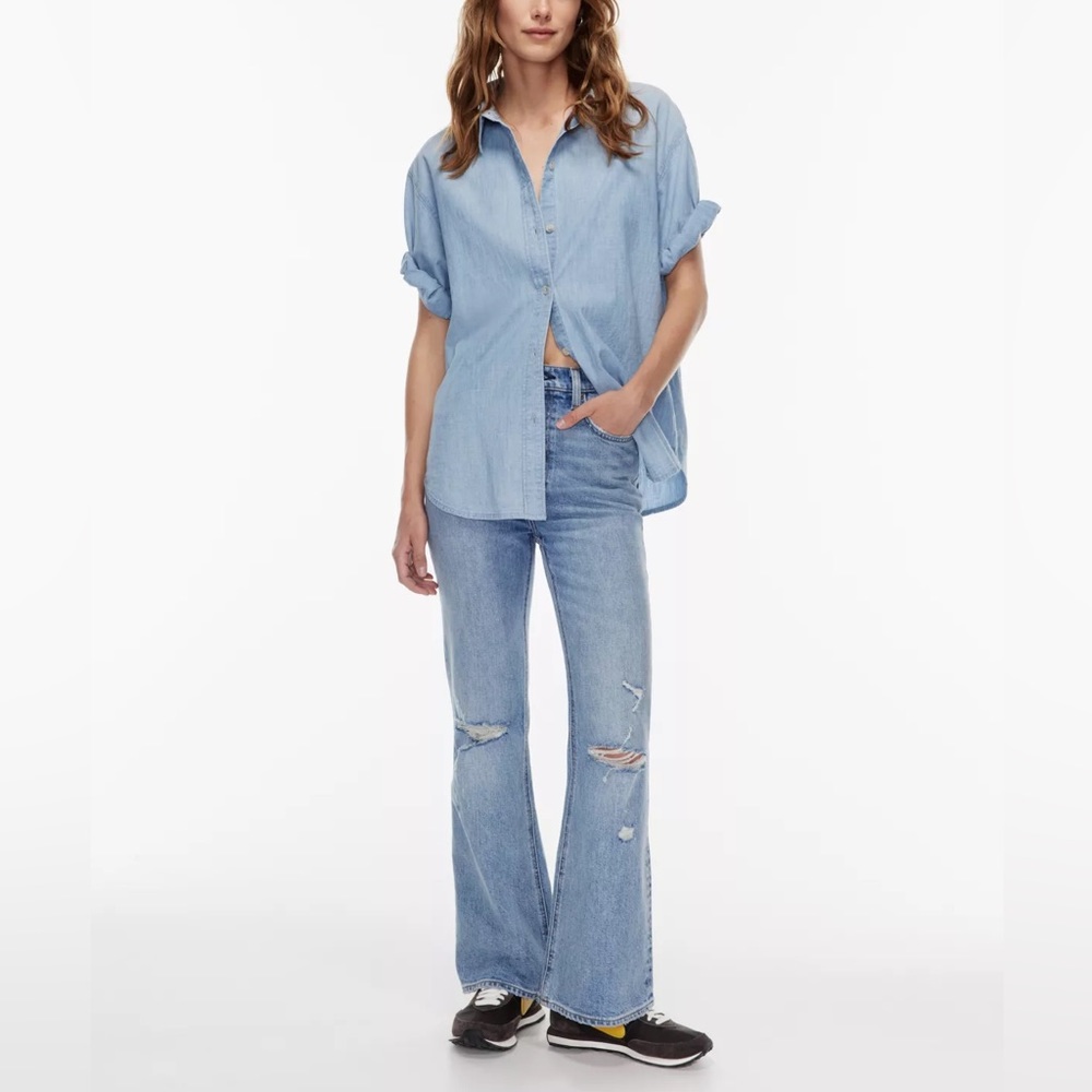 Aritzia Denim Forum The Twiggy High Rise Flare Distressed Jean 28L Blue size 26